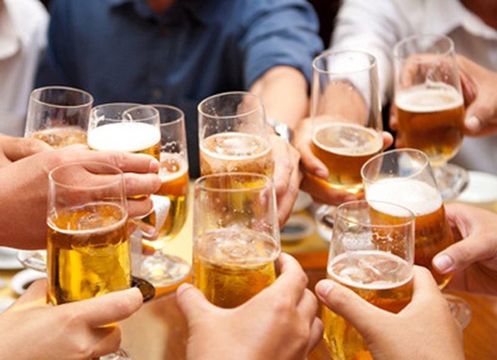 Những người nghiện bia, rượu có nguy cơ mắc bệnh yếu sinh rất cao