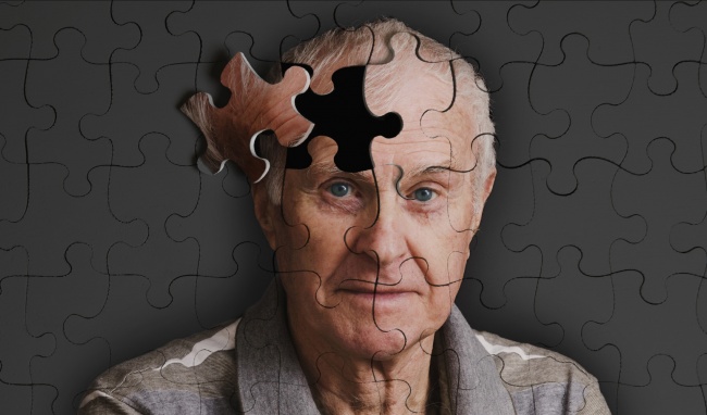 Bệnh nhân Alzheimer bị mất dần trí nhớ và khả năng ghi nhớ