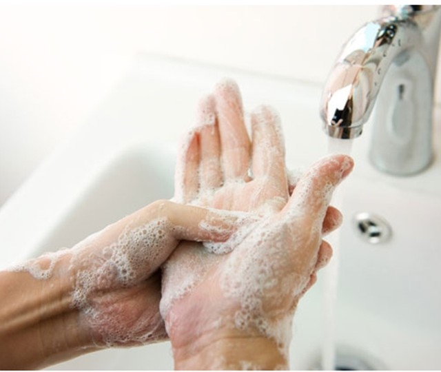 Rửa tay sạch sẽ mỗi ngày